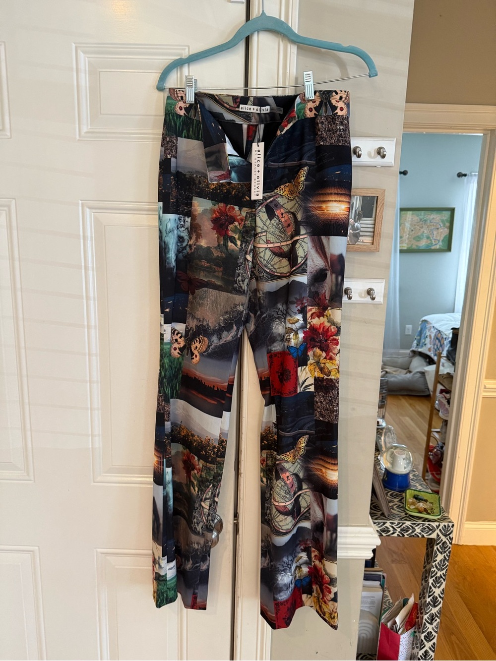 Alice + Olivia Multicolor Floral & Map Print pants in Navy, Teal, Red, black